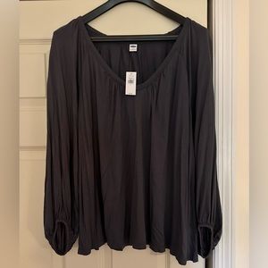 Old Navy grey v-neck swing top